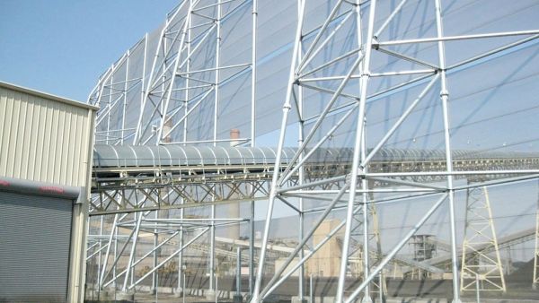 Comportamento da corrosão de estruturas galvanizadas em Wind Fences