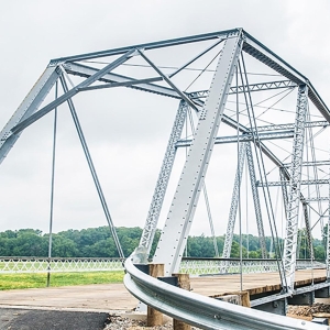 Comparação entre aço patinável e aço galvanizado como alternativas para o setor de construção