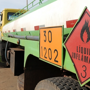 Afinal, a ficha de emergência no transporte rodoviário de produtos perigosos é obrigatória ou não?