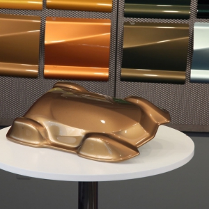 Axalta coloca customização em evidência com o Bronze-Dourado “Sahara” como a cor automotiva do ano d